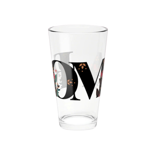 Close-up of Szukar Roma mixing glass showcasing its durable build and design.