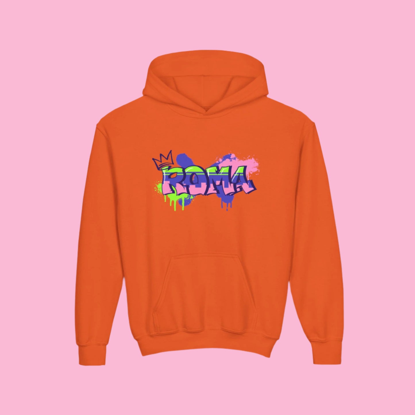 Classic kids’ hoodie with front kangaroo pocket and bright ‘ROMA’ print.