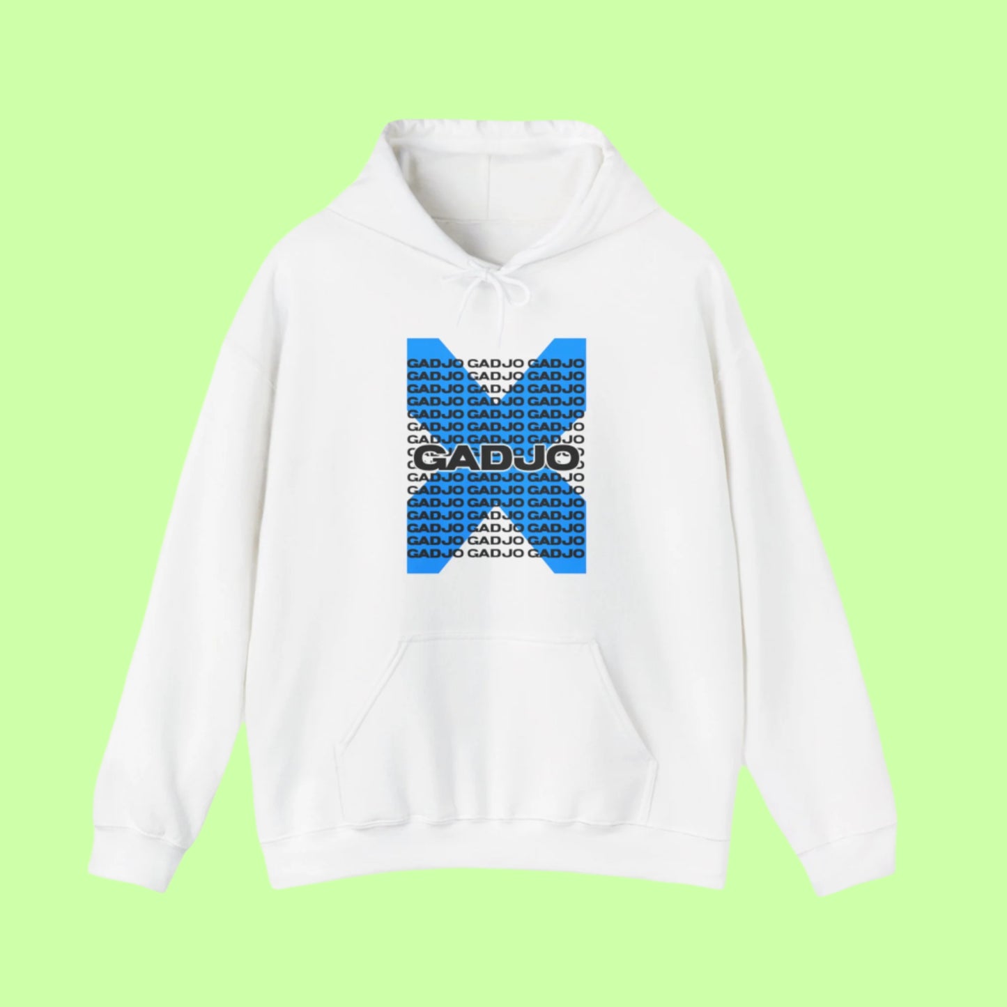Casual hoodie displaying “GADJO” in hand-drawn brushstroke lettering for an artistic vibe.

