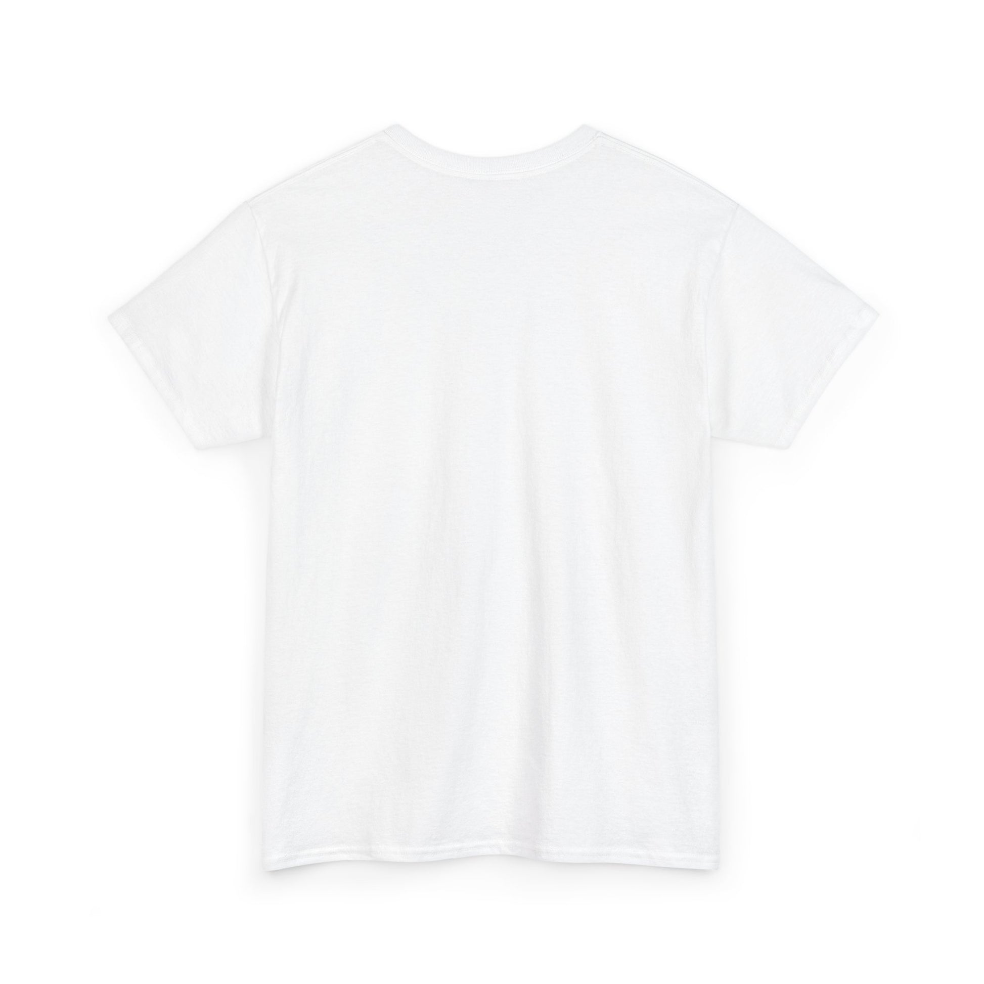 Trendy t-shirt with ‘DILINO’ letters, nastrabnout design, and ‘SO TU KERES’ phrase printed beneath.