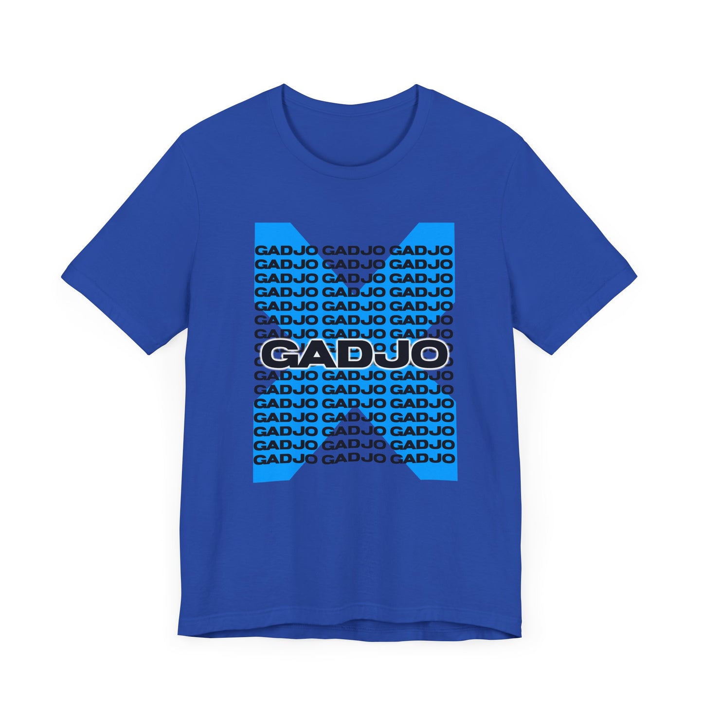 Comfortable short sleeve tee with eye-catching GADJO text print.