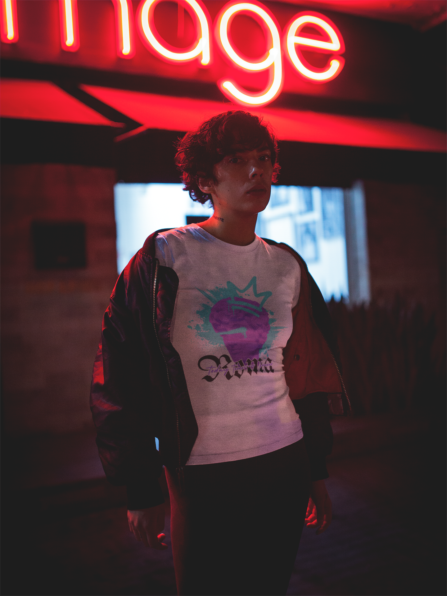 mockup-of-a-woman-with-curly-hair-wearing-a-t-shirt-at-night